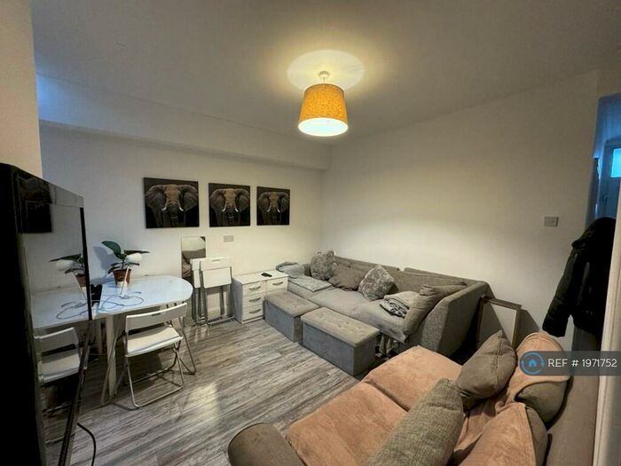 4 Bedroom Terraced House To Rent In Moseley Road, Fallowfield, Manchester, M14