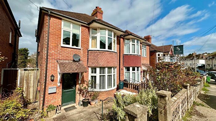 3 Bedroom Semi-detached House For Sale In Belmont Road, Hastings, TN35