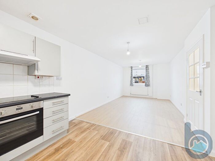 2 Bedroom Flat To Rent In Metregal House, South Street, Stanground, Peterborough, PE2