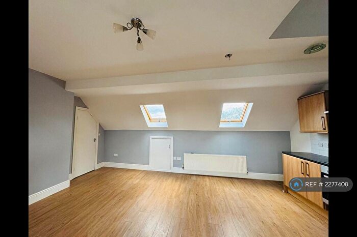 1 Bedroom Flat To Rent In Cranbrook Road, Ilford, IG2