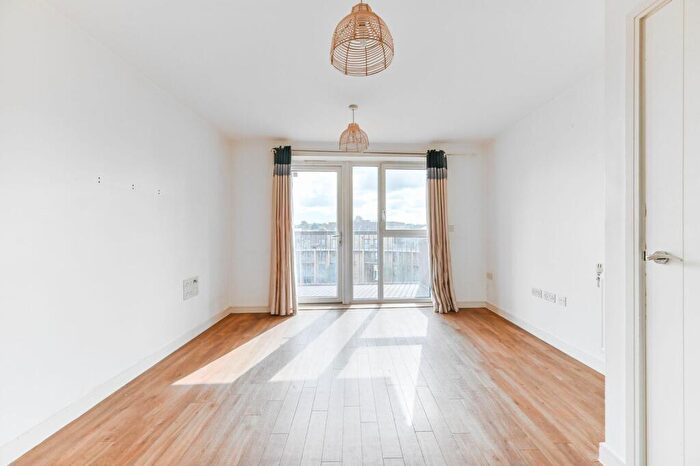 1 Bedroom Flat For Sale In Whitestone Way, Purley Way, Croydon, CR0