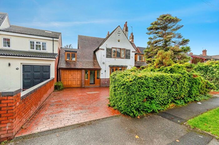 4 Bedroom Detached House For Sale In Charlemont Road, Walsall, West Midlands, WS5