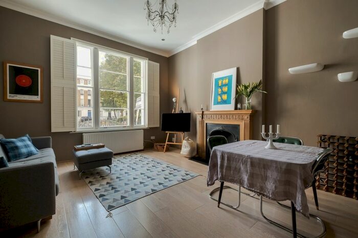 2 Bedroom Flat To Rent In Milner Square, London, N1