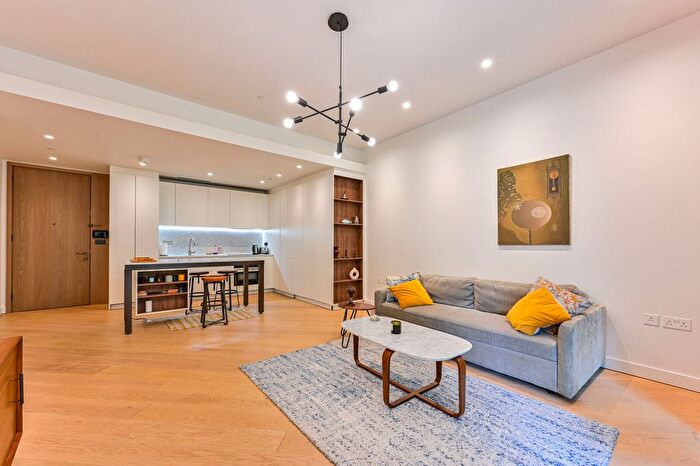 1 Bedroom Flat For Sale In Wood Crescent, White City, London, W12