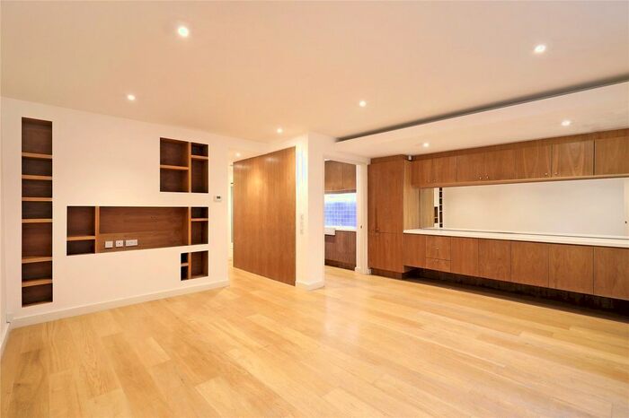 2 Bedroom Flat To Rent In St Stephens Gardens, Bayswater, W2