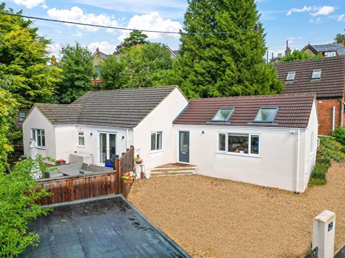 3 Bedroom Bungalow For Sale In London Road, Stroud, GL5