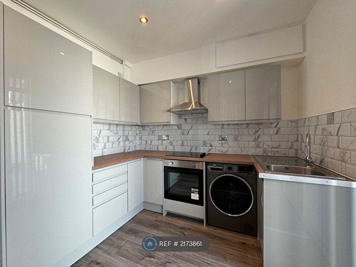 2 Bedroom End Of Terrace House To Rent In Grantham Street, Liverpool, L6