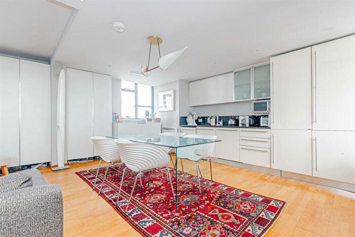 2 Bedroom Flat For Sale In Keeling House, Claredale Street, London, E2