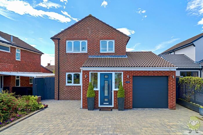 3 Bedroom Detached House For Sale In Whiterocks Grove, Sunderland, Tyne And Wear, SR6