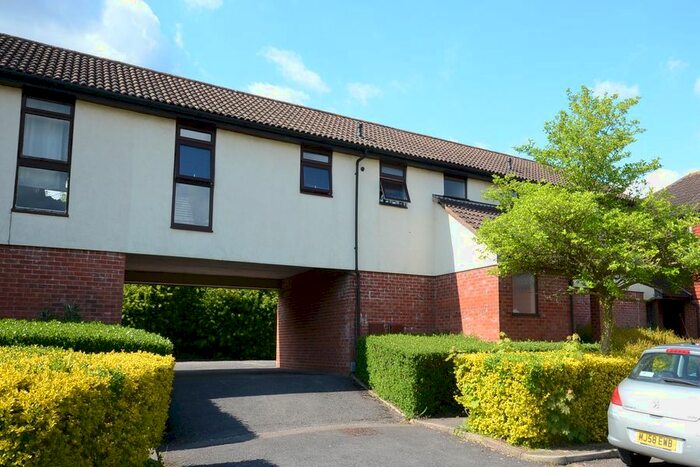 2 Bedroom Maisonette To Rent In Fleetham Gardens, Lower Earley, Reading RG6