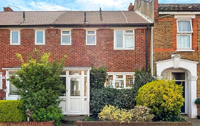 3 Bedroom Terraced House For Sale In Sportsbank Street, London, SE6