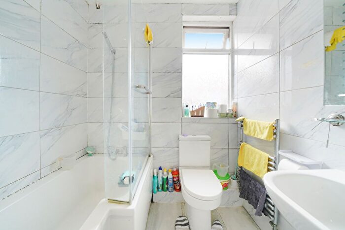 5 Bedroom Semi-Detached House For Sale In Kingsway, Wembley, HA9