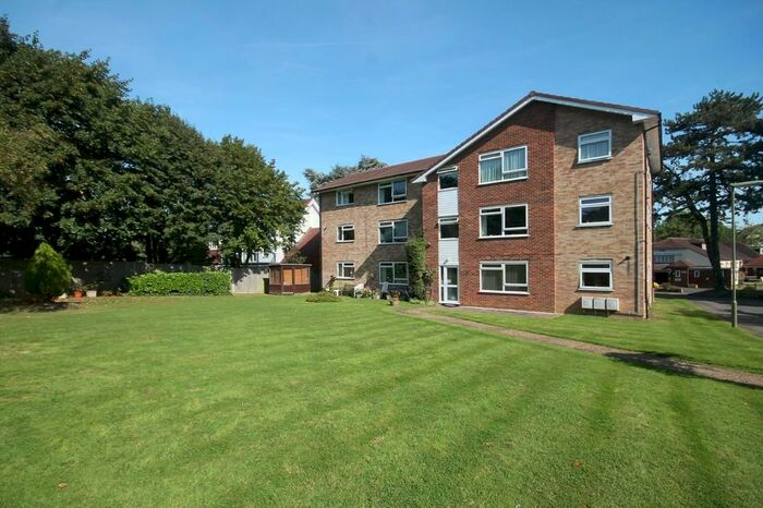 2 Bedroom Apartment To Rent In Ashtead, KT21