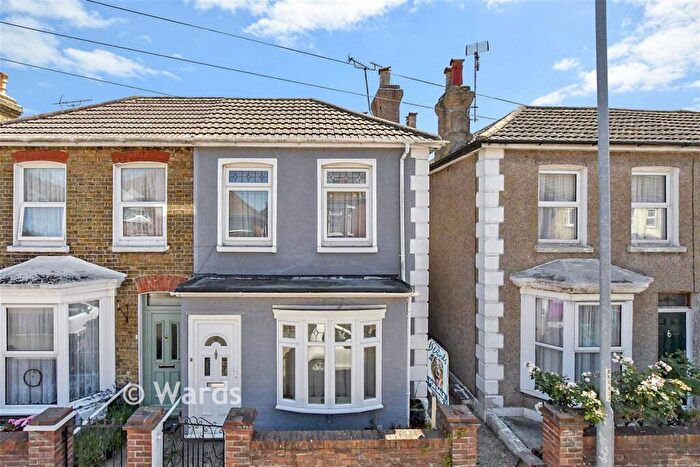 2 Bedroom Semi-Detached House For Sale In Beacon Road, Broadstairs, Kent, CT10