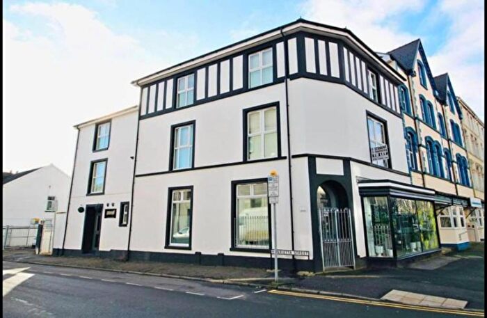 4 Bedroom Flat To Rent In Walter Road, Swansea, SA1