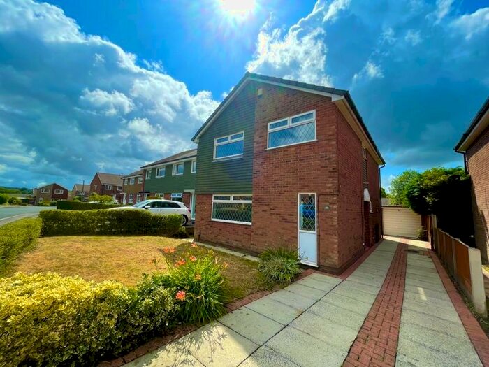 4 Bedroom Detached House To Rent In Lakenheath Drive, Sharples, Bolton, BL1