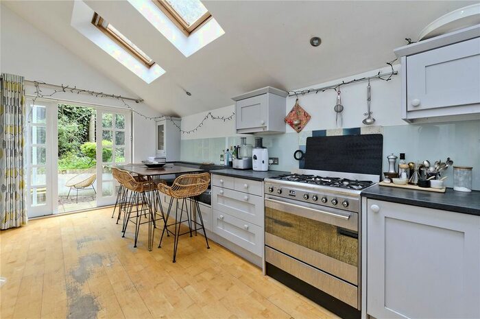 2 Bedroom Flat To Rent In Sterndale Road, Brook Green, London, Uk, W14