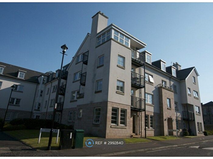3 Bedroom Flat To Rent In Grierson House, Edinburgh, EH16