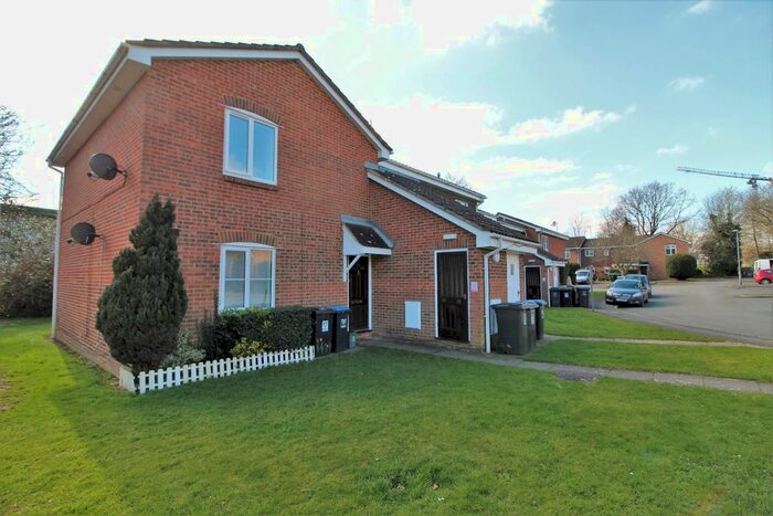 1 Bedroom Maisonette To Rent In Hales Park Close, Hemel Hempstead, Hertfordshire, HP2