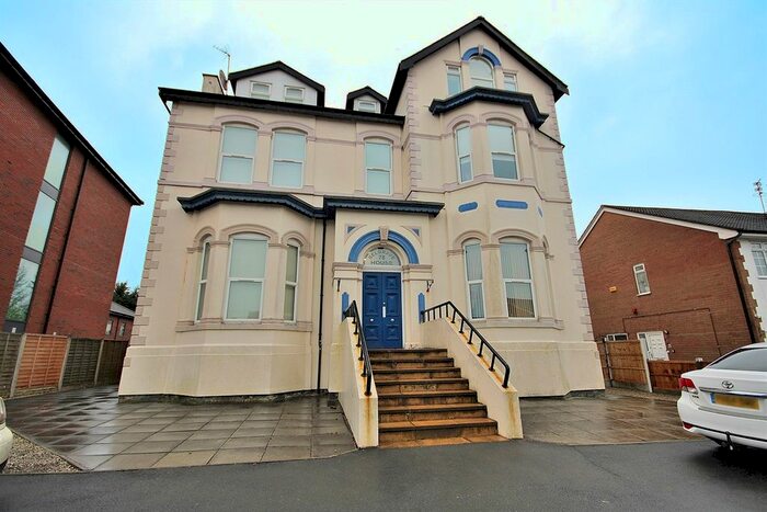 2 Bedroom Flat To Rent In Park Road, Southport, PR9