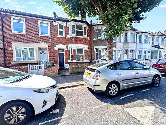 4 Bedroom House To Rent In Poulett Road, East Ham, E6