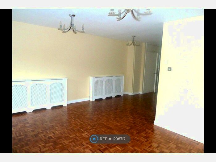 3 Bedroom End Of Terrace House To Rent In Spinney Cl, New Malden KT3