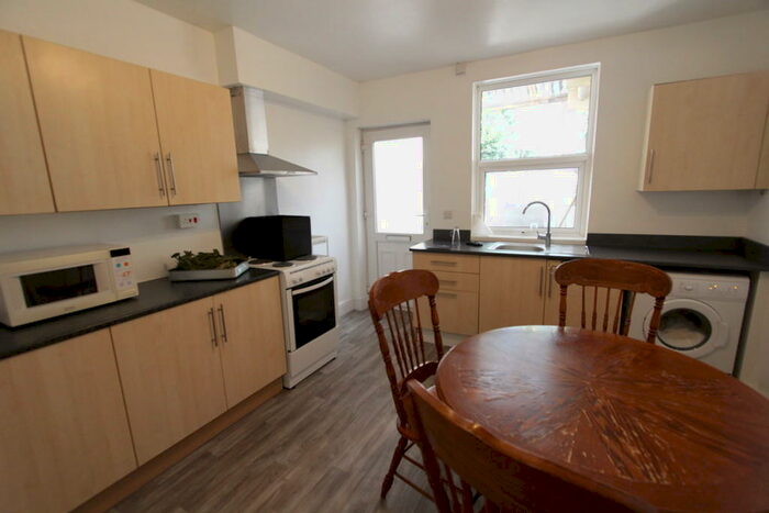 3 Bedroom Apartment To Rent In A Abbeydale Road, Sheffield, S7