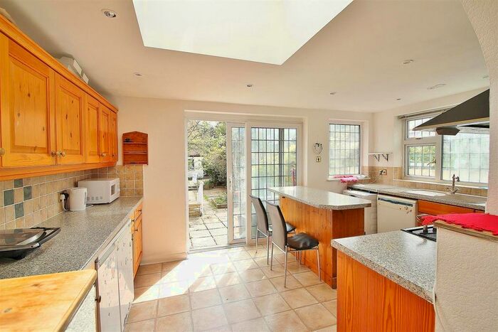 4 Bedroom Semi-Detached House To Rent In London Road, Isleworth, TW7