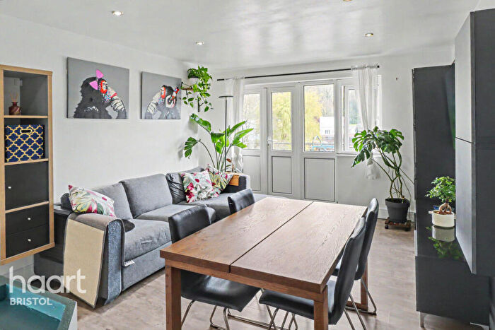 2 Bedroom Apartment To Rent In Long Cross, Bristol, BS11