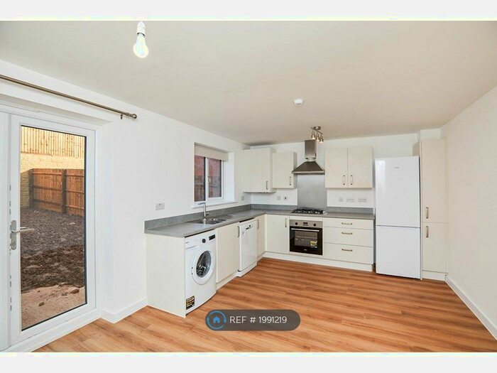 3 Bedroom Semi-Detached House To Rent In Robert Adam Road, Derby, DE22