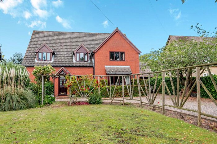 4 Bedroom Detached House For Sale In Nethergate Street, Hopton, Diss, IP22