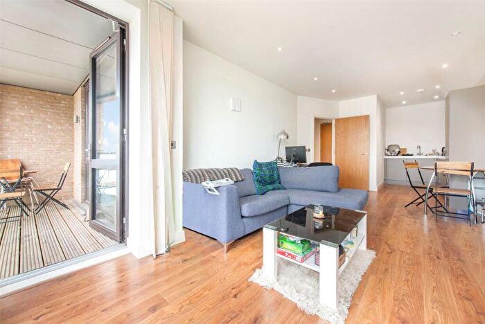 1 Bedroom Apartment To Rent In Lighterman Point, New Village Avenue, London, E14