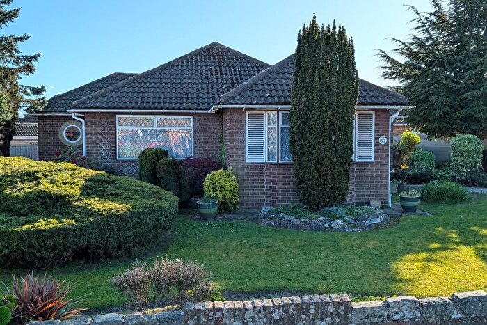 3 Bedroom Detached Bungalow For Sale In Oak Road, Fareham, PO15