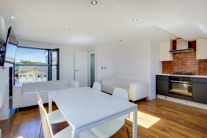 4 Bedroom Flat To Rent In Eastern Road, N22