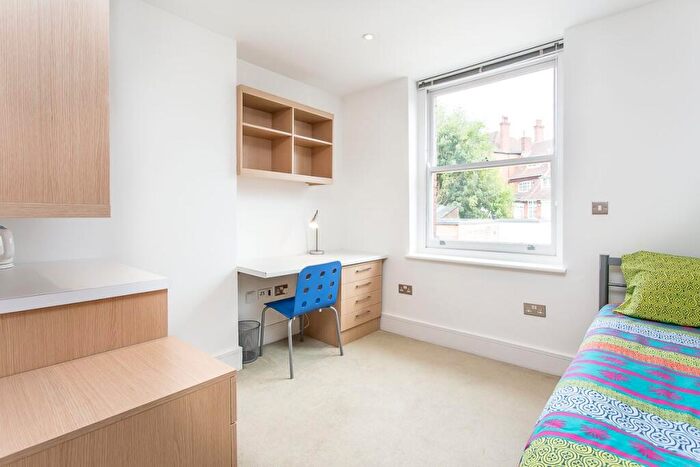 Studio To Rent In Finchley Road, Hampstead, London, NW3