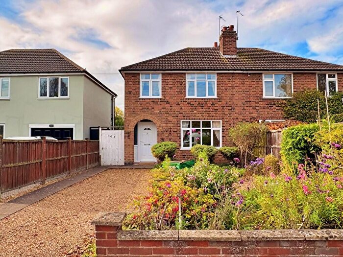 3 Bedroom Semi-Detached House For Sale In Alwyn Road, Rugby, CV22