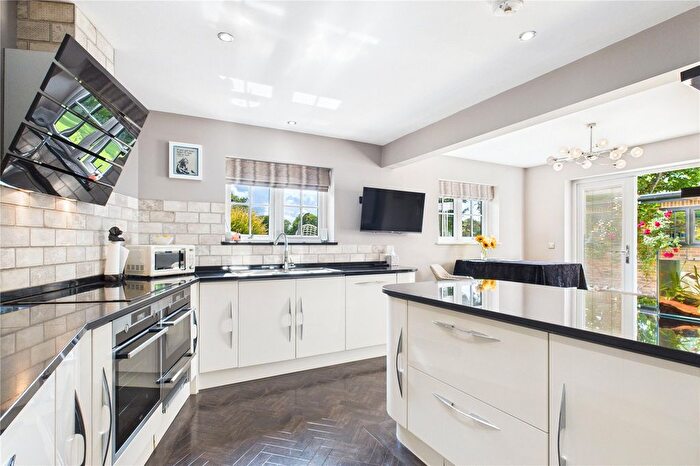 4 Bedroom Detached House For Sale In Clay Lane, Beenham, Reading, Berkshire, RG7