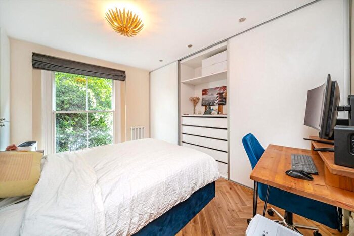2 Bedroom Flat For Sale In Lauriston Road, Homerton, E9 - Photo 4