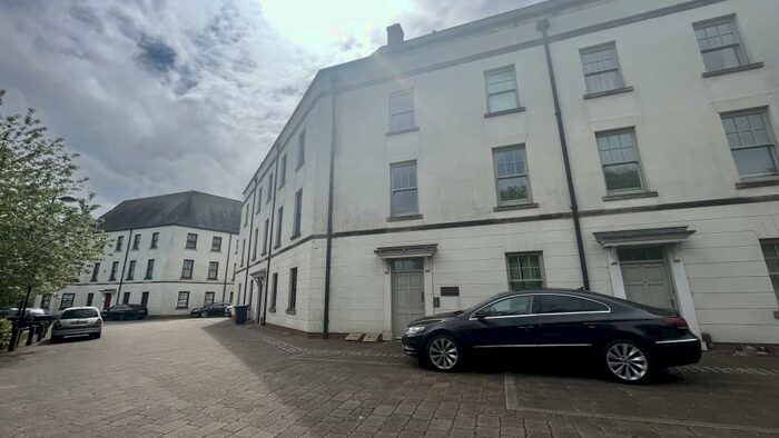 3 Bedroom Apartment To Rent In Clickers Drive, Northampton, NN5