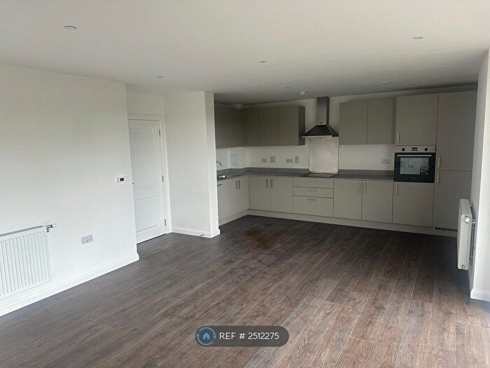 3 Bedroom Flat To Rent In Truman Way, Dartford, DA1