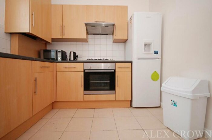 4 Bedroom Flat To Rent In Brecknock Road, Camden Town, N7