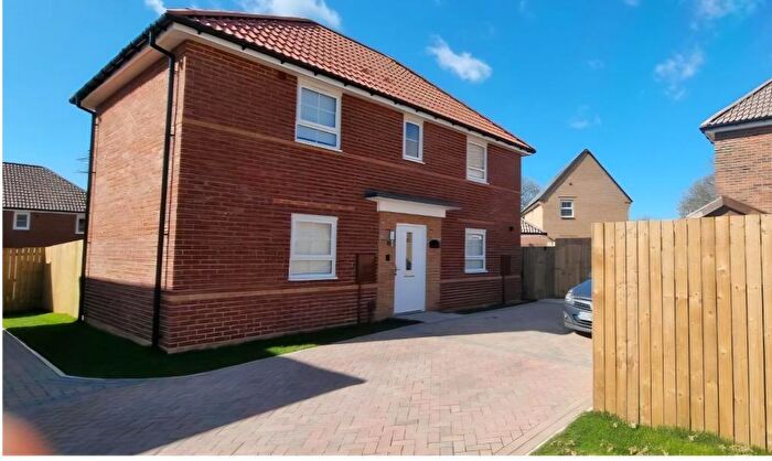 3 Bedroom Detached House For Sale In Clarke Avenue, Hull, HU13