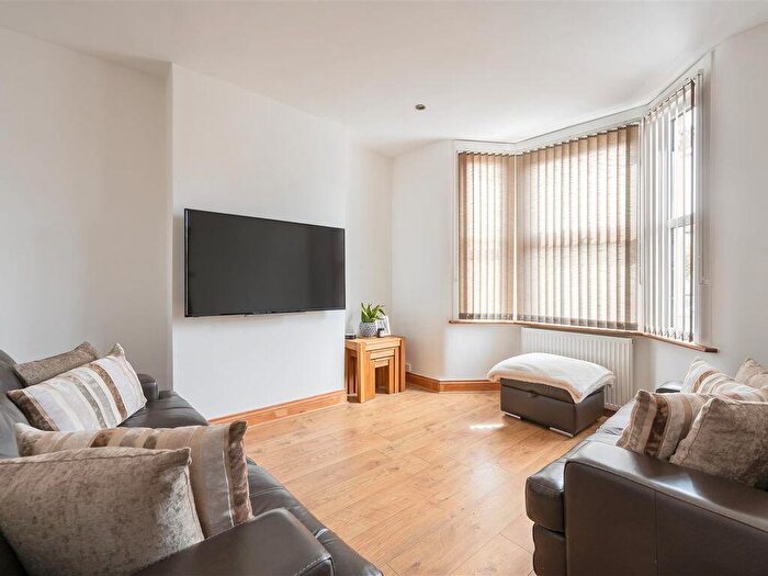 3 Bedroom Terraced House For Sale In Blackhorse Lane, Walthamstow, E17
