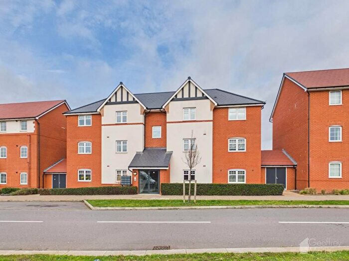 2 Bedroom Flat For Sale In Kingfisher Way, Harlow, CM17
