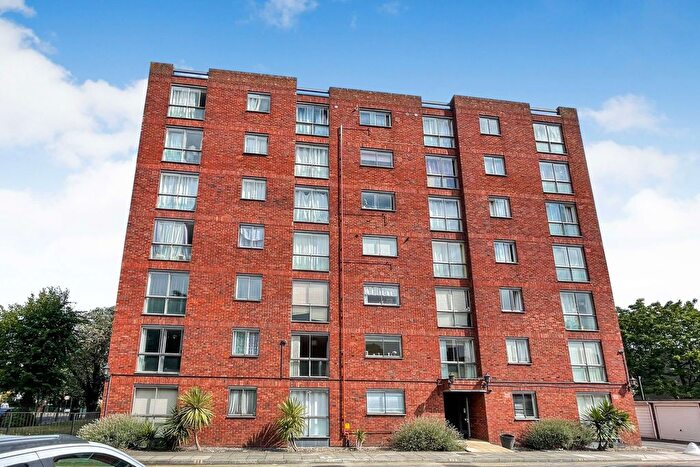 1 Bedroom Flat For Sale In Tavistock Road, Croydon, CR0