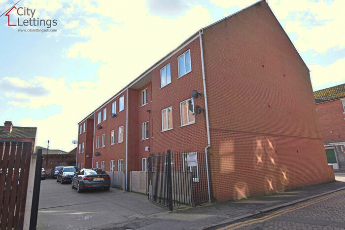 4 Bedroom Flat To Rent In Radford Road, Hyson Green, NG7