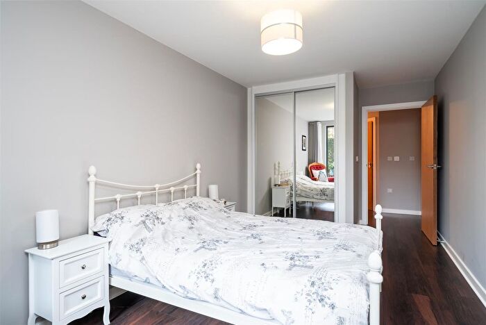 1 Bedroom Flat For Sale In Chartfield Avenue, Putney Hill, SW15