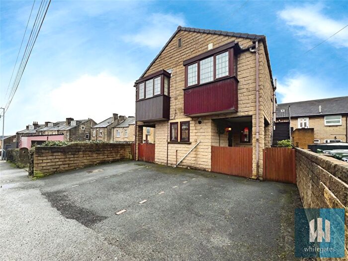 2 Bedroom Flat For Sale In Quarmby Road, Quarmby, Huddersfield, HD3