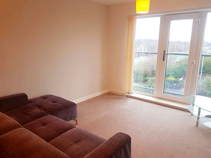 2 Bedroom Flat To Rent In Pilgrims Way, Salford, M50