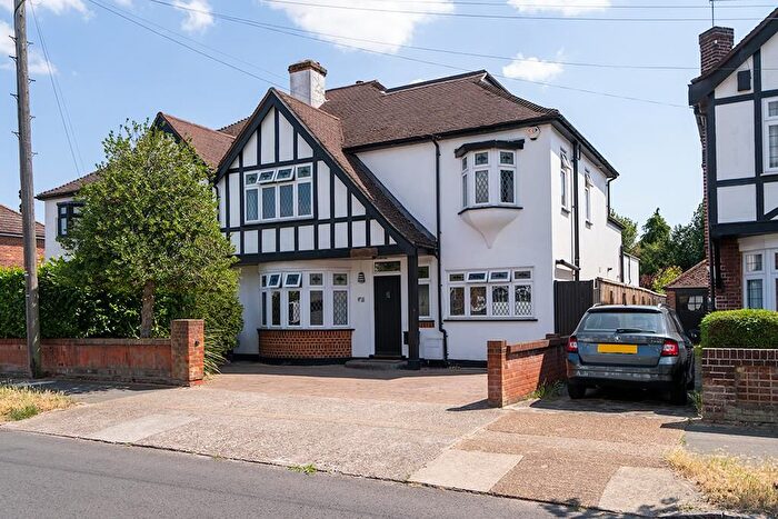 5 Bedroom Semi-Detached House For Sale In Tawny Avenue, Upminster, RM14